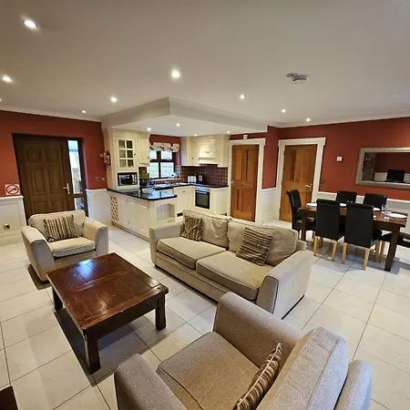 7 Clos Na Feirme Four Bedroom House With Hot Tub Galway Exterior photo