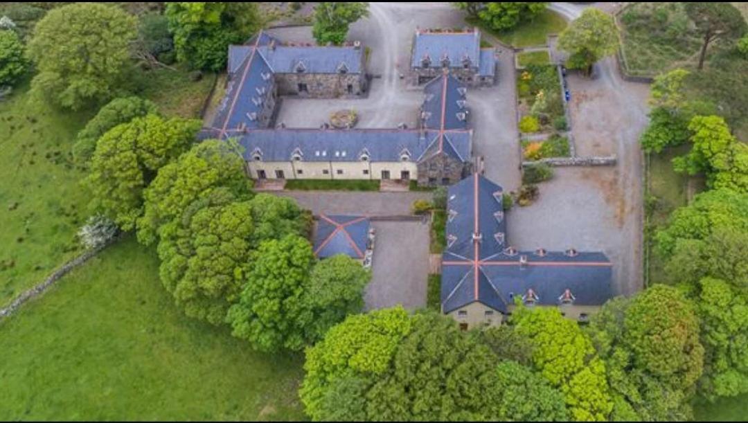 Holiday home 7 Clos Na Feirme Four Bedroom House With Hot Tub